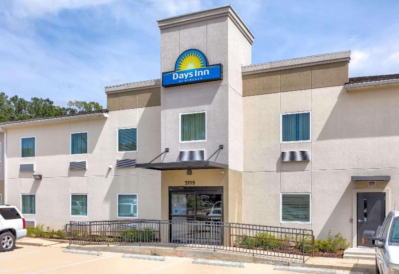Days Inn by Wyndham Zachary LA image