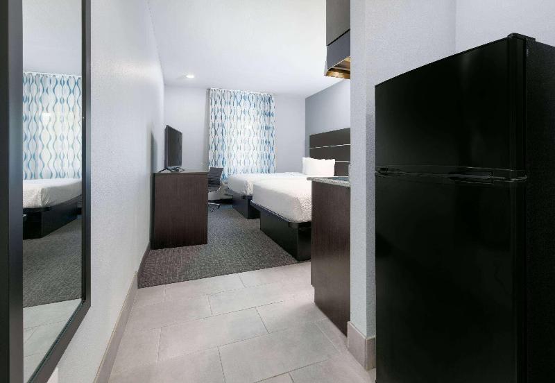 Days Inn by Wyndham Zachary LA image
