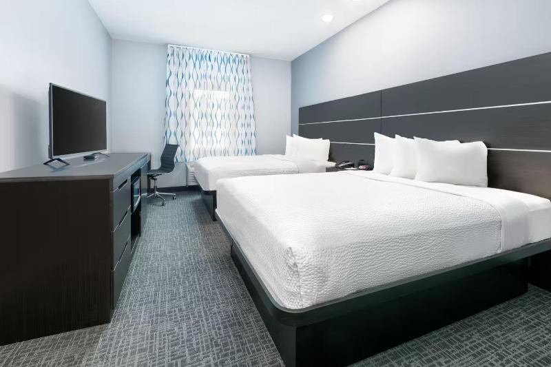 Days Inn by Wyndham Zachary LA image