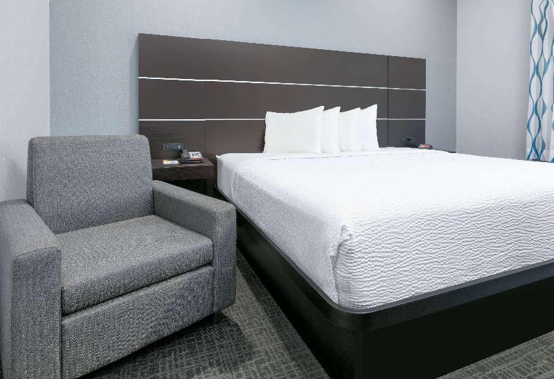 Days Inn by Wyndham Zachary LA image
