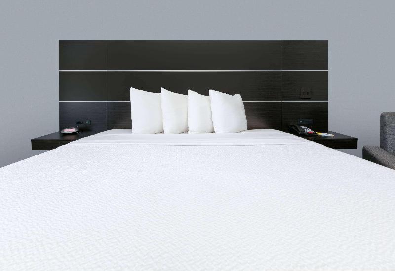 Days Inn by Wyndham Zachary LA image