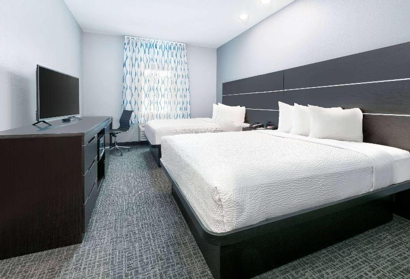 Days Inn by Wyndham Zachary LA image