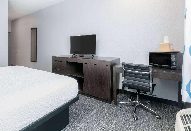 Days Inn by Wyndham Zachary LA image