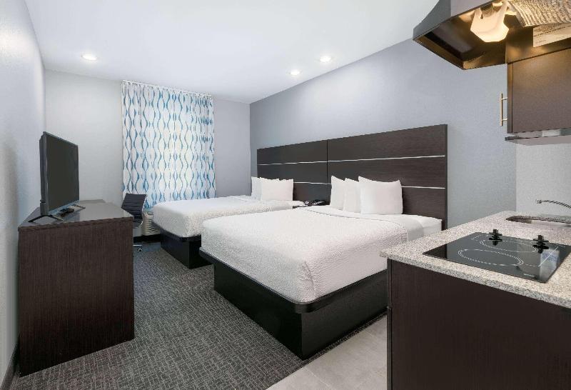 Days Inn by Wyndham Zachary LA image
