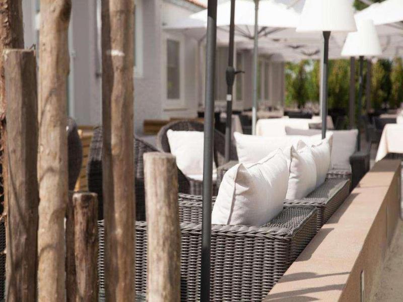 Logis Hotel Restaurant Spa Le Rabelais image