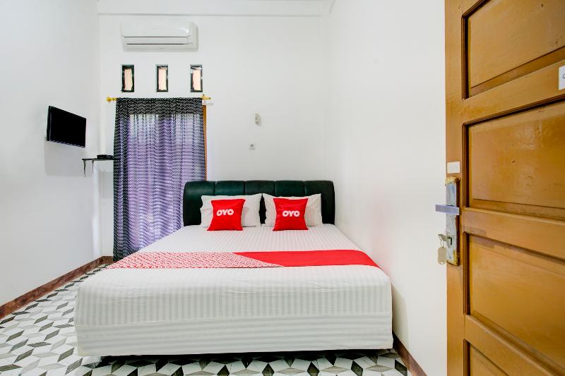 OYO 3748 Rn Syariah Guest House