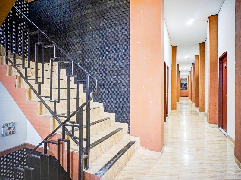 Hotel O Sean'S Residence Mansyur Near USU image