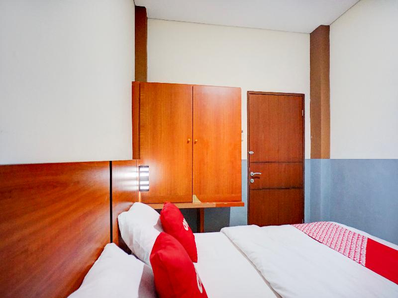 Hotel O Sean'S Residence Mansyur Near USU image