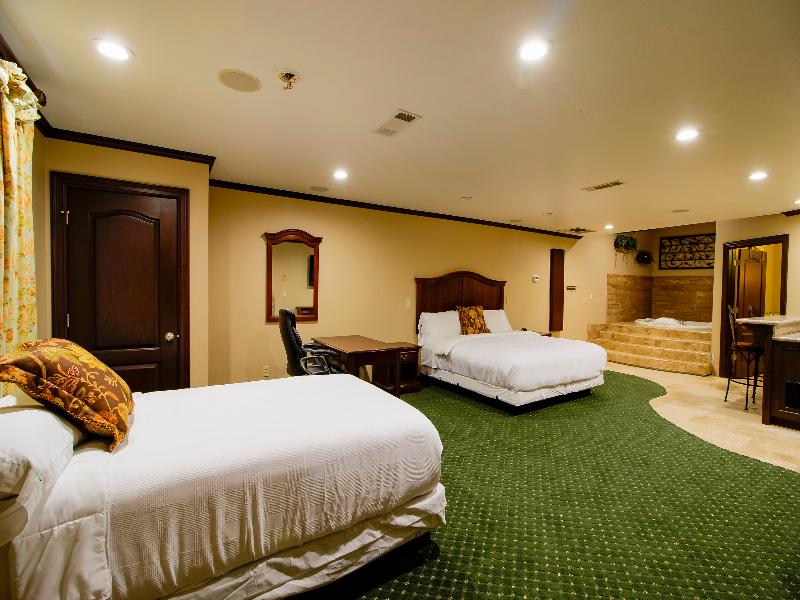 OYO Pinewood Inn & Suites Silsbee GA image