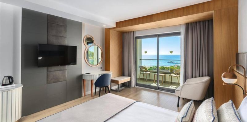 Diamond De Luxe Hotel SPA — Side