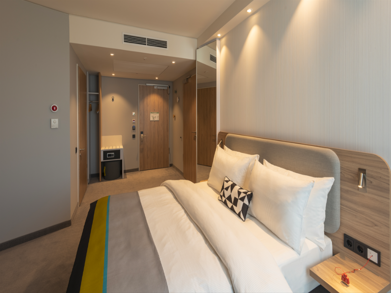 Holiday Inn Express Dusseldorf - Hauptbahnhof image