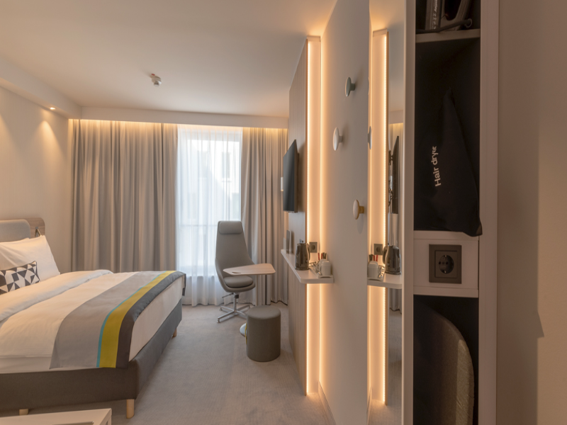 Holiday Inn Express Dusseldorf - Hauptbahnhof image