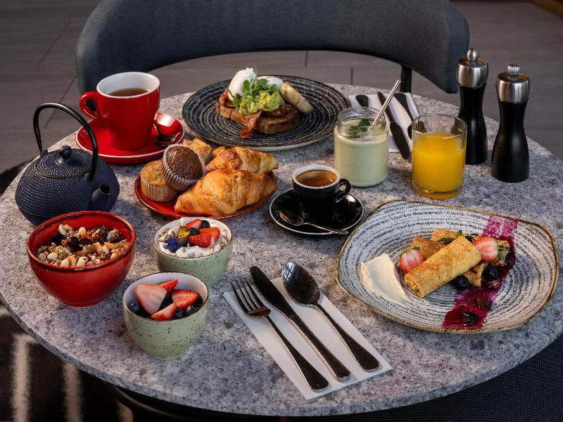 Radisson RED Hotel Johannesburg Rosebank image