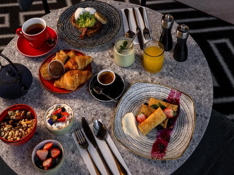 Radisson RED Hotel Johannesburg Rosebank image