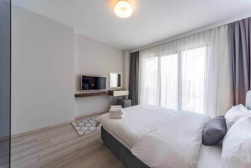 Green Hills Suites image