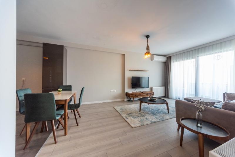 Green Hills Suites image
