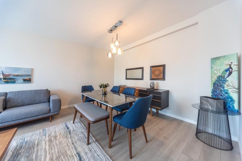 Green Hills Suites image
