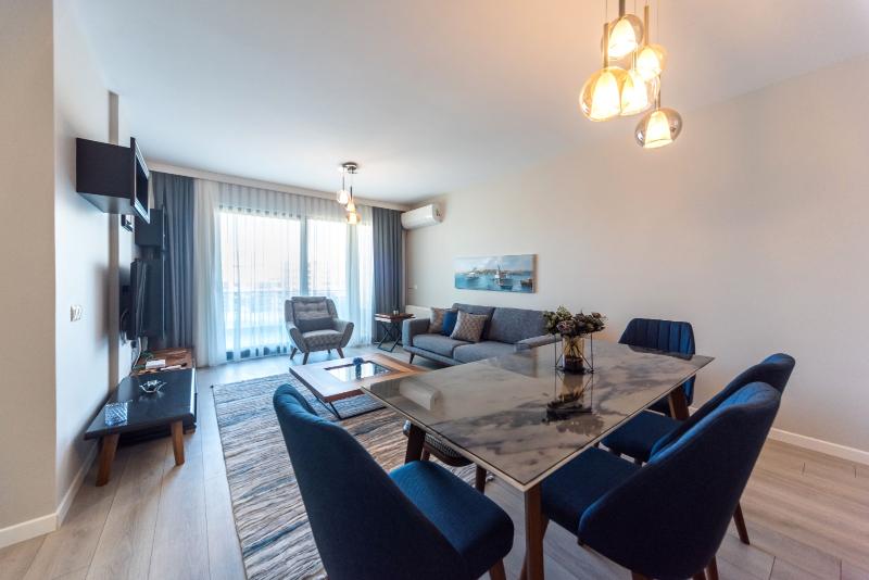 Green Hills Suites image