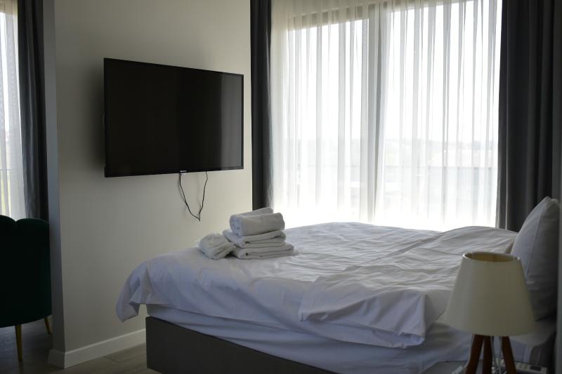Green Hills Suites image