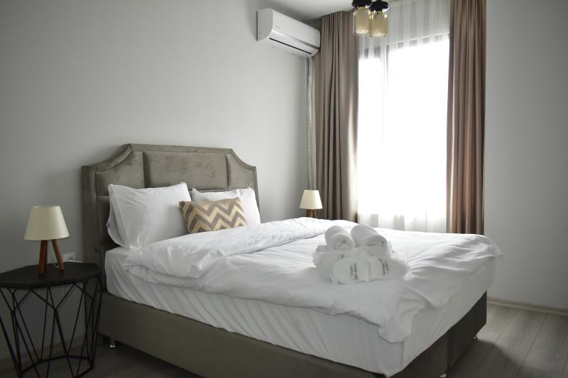 Green Hills Suites image