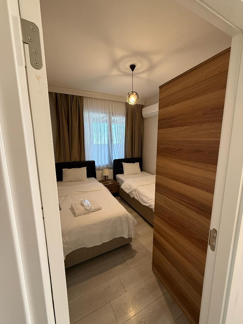 Green Hills Suites image