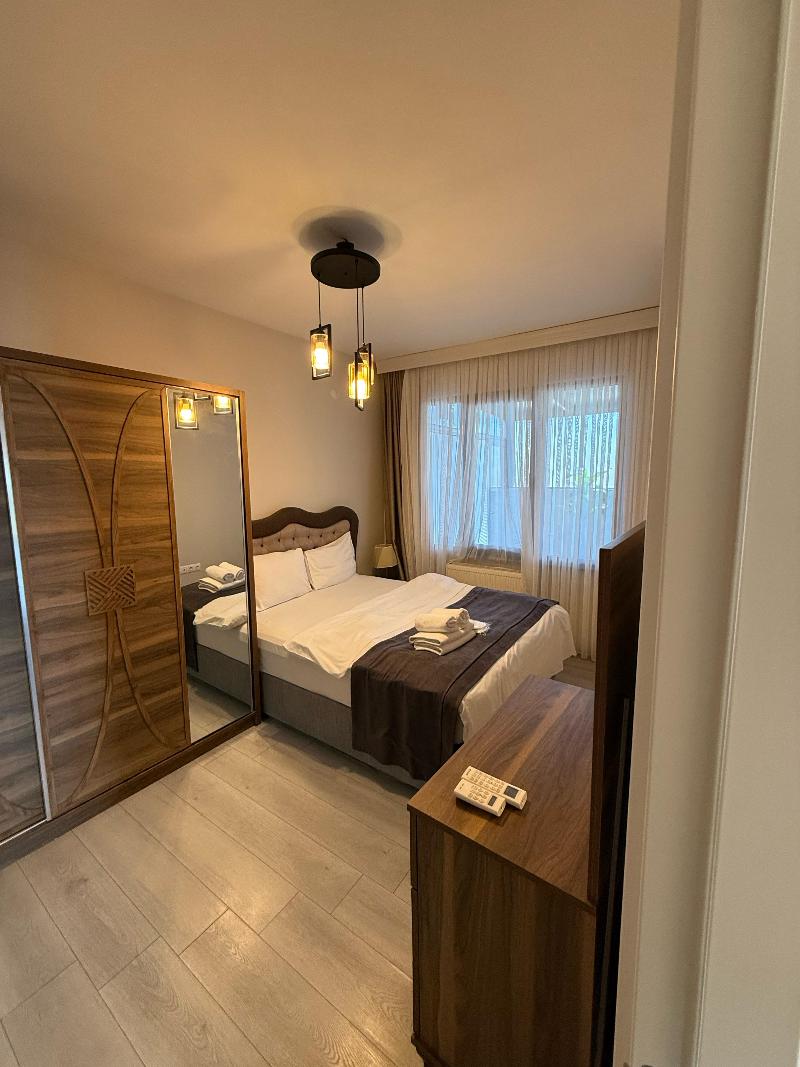 Green Hills Suites image