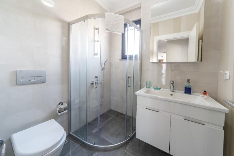 Green Hills Suites image