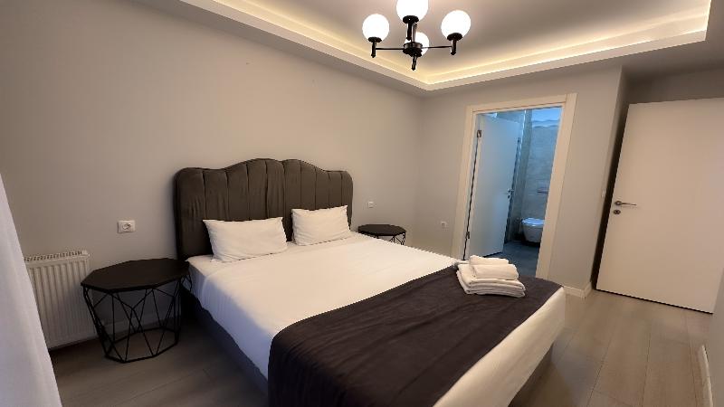 Green Hills Suites image