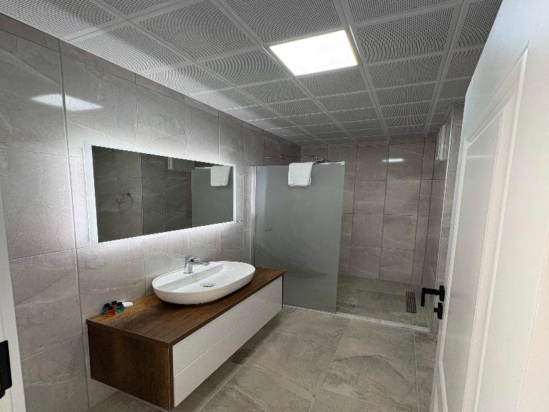 Green Hills Suites image