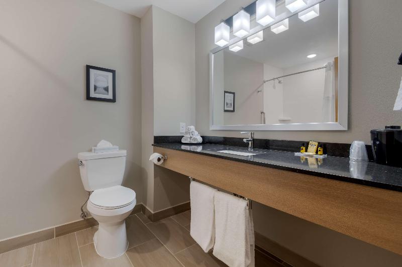 Best Western Plus Rumford Falls image