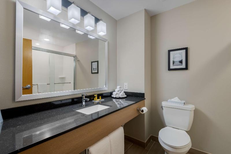 Best Western Plus Rumford Falls image