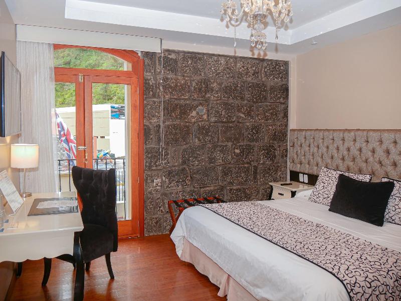Sangay Spa Hotel image
