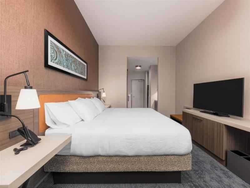 Hilton Garden Inn Chicago Central Loop image