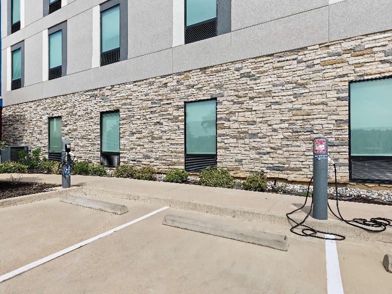 Hampton Inn Longview image