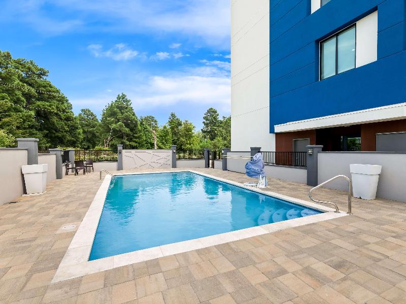 Hampton Inn Longview image