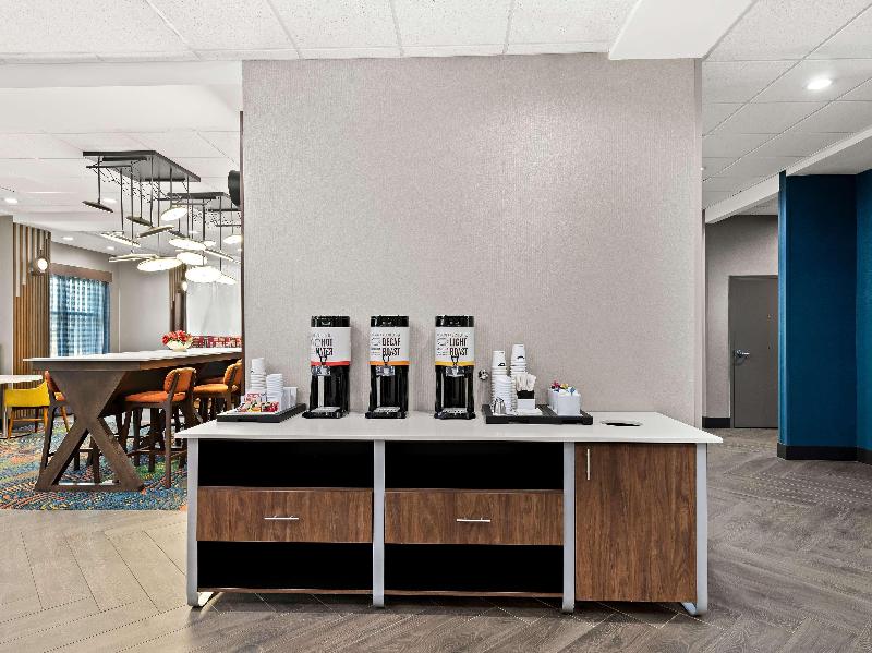 Hampton Inn Longview image