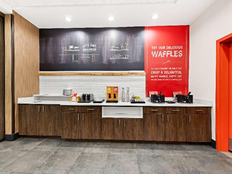Hampton Inn Longview image