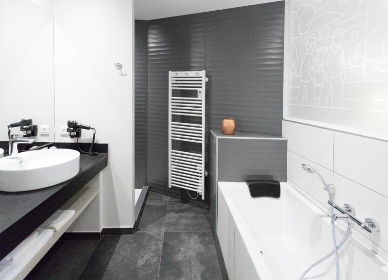 Logis Hotel Du Fronton-Agian