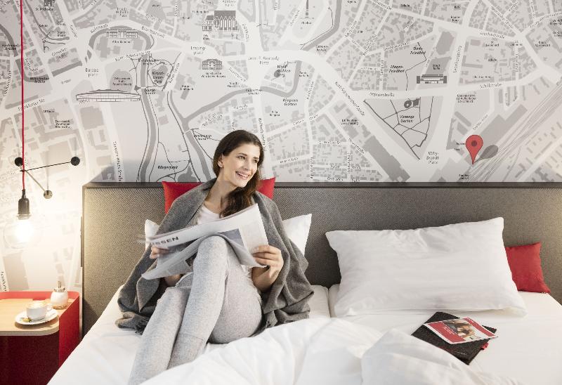 room detail thumbnail 2