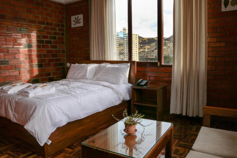 Qhini Hotel Boutique image