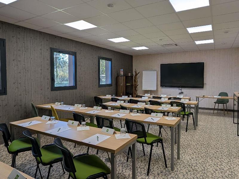 ibis Styles Contres Cheverny image