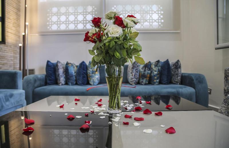 Al Mandari Hotel image