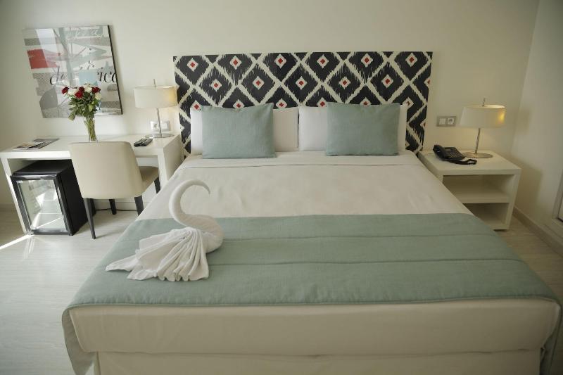Al Mandari Hotel image