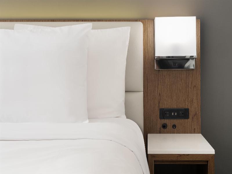 Best Western Premier Empire State Hotel image