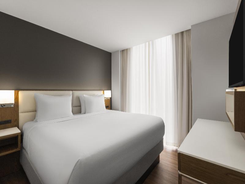 Best Western Premier Empire State Hotel image