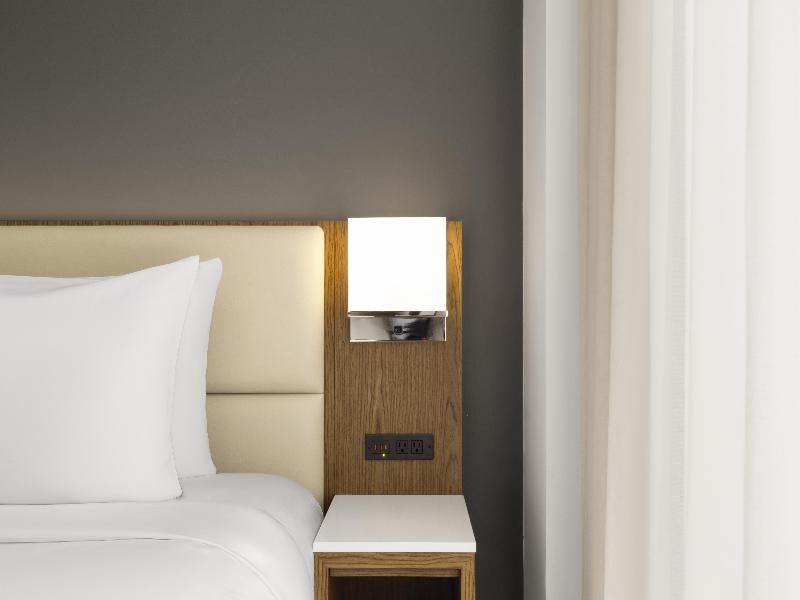 Best Western Premier Empire State Hotel image