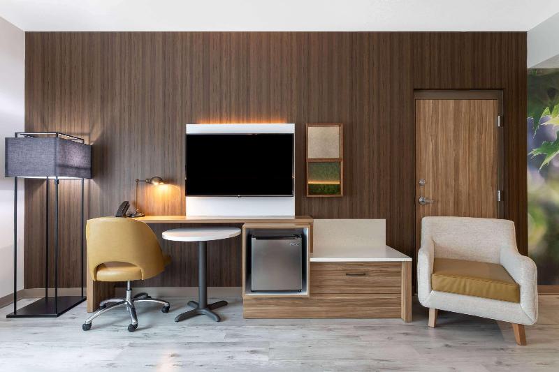 Wyndham Garden Orlando Airport image