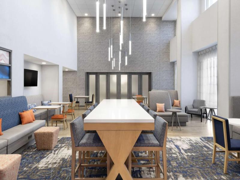 Hampton Inn & Suites St. Charles Old Town Area, MO image