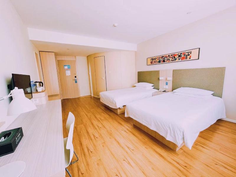 Hanting Hotel Dunhua Railway Station image