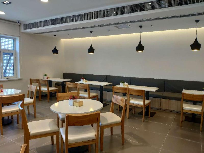 Hanting Hotel Hunchun Commercial Street image 3